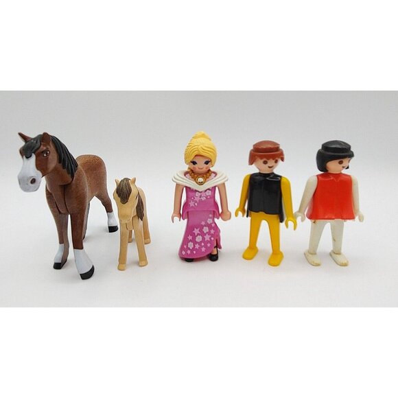 Playmobil Figure Lot 2 Horses 2 Men 1 Women - Picture 2 of 3